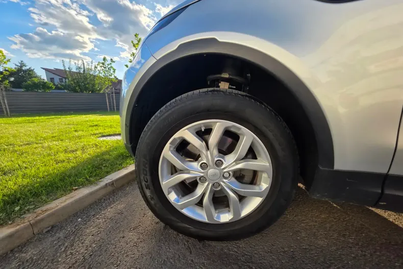 Land Rover Discovery din 2020 cu 105.500 km - oferta LAN149104 - foto 3