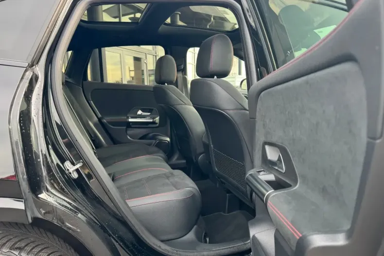 Mercedes-Benz GLA 200 din 2024 cu 54.700 km - oferta MER149124 - foto 8