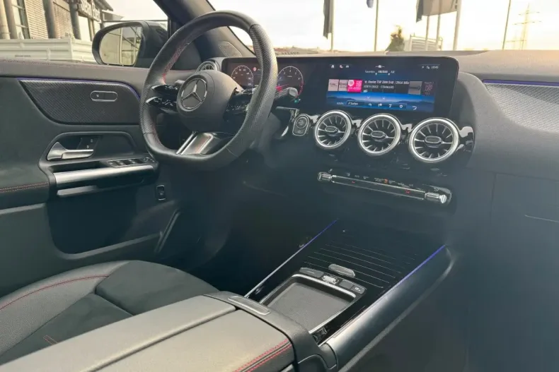 Mercedes-Benz GLA 200 din 2024 cu 54.700 km - oferta MER149124 - foto 18