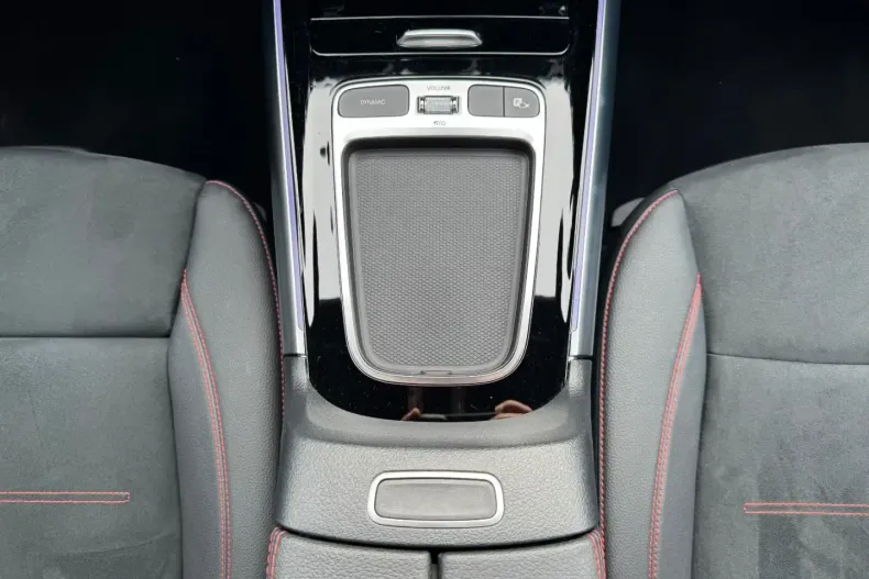 Mercedes-Benz GLA 200 din 2024 cu 54.700 km - oferta MER149124 - foto 21