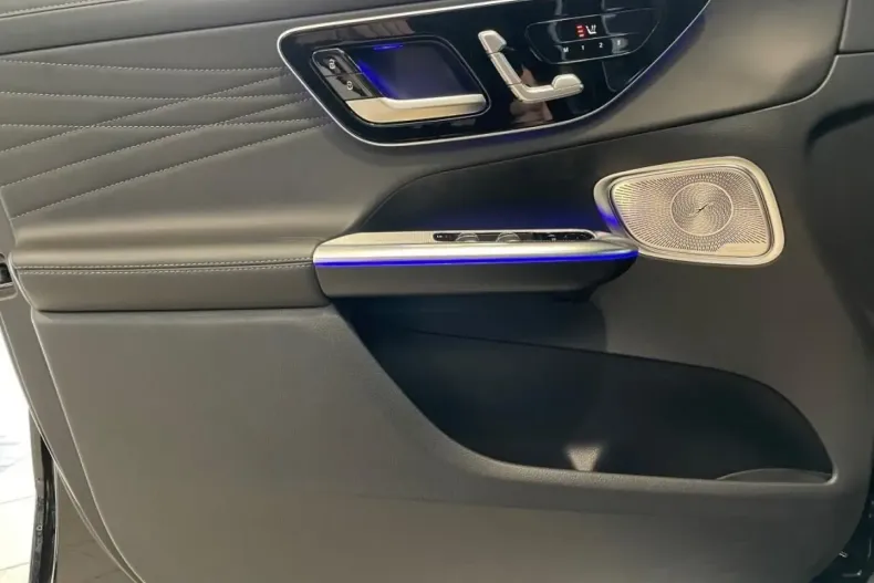 Mercedes-Benz GLC 300 din 2022 cu 22.603 km - oferta MER149125 - foto 8