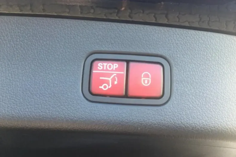 Mercedes-Benz GLC 200 din 2023 cu 58.400 km - oferta MER149132 - foto 16