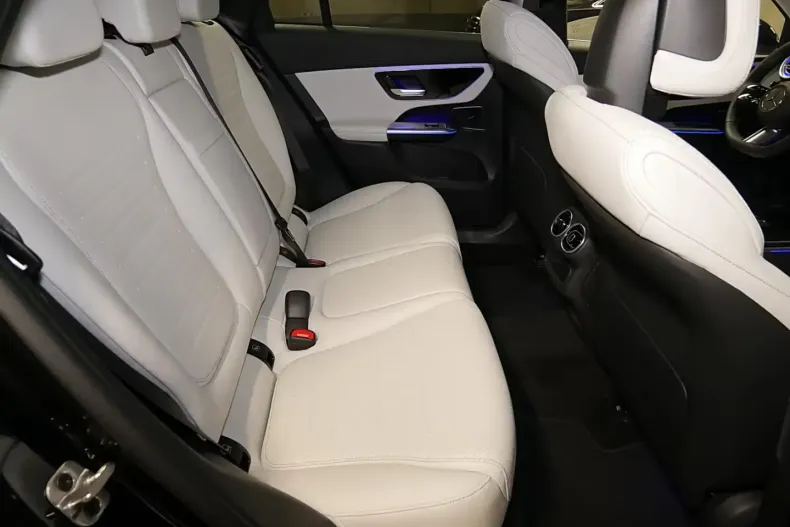 Mercedes-Benz GLC 200 din 2025 cu 8.500 km - oferta MER149137 - foto 6