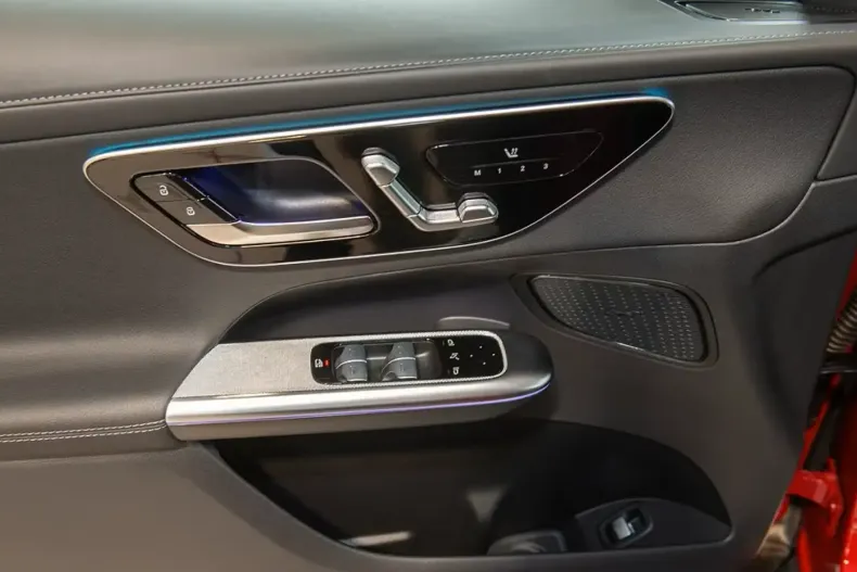 Mercedes-Benz GLC 200 din 2024 cu 7.907 km - oferta MER149139 - foto 18