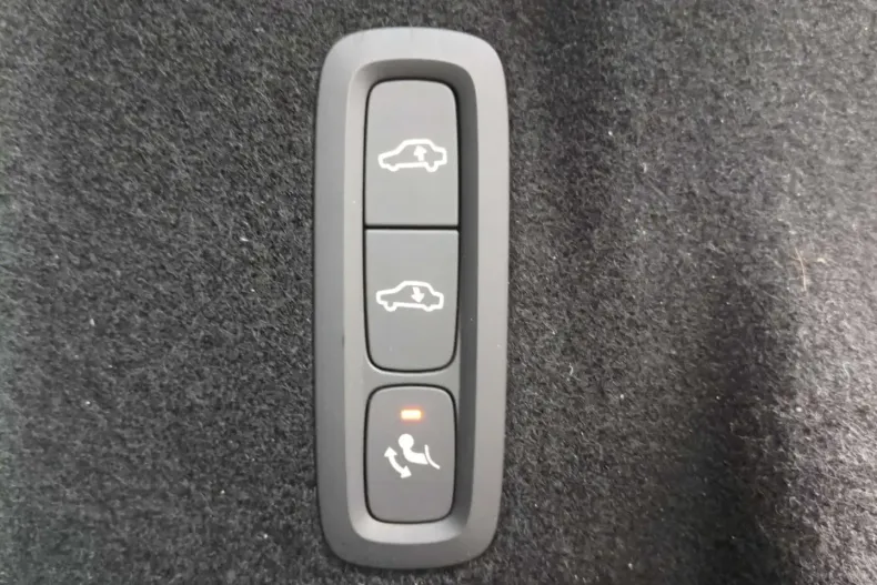 Volvo XC60 din 2021 cu 53.800 km - oferta VOL149143 - foto 7