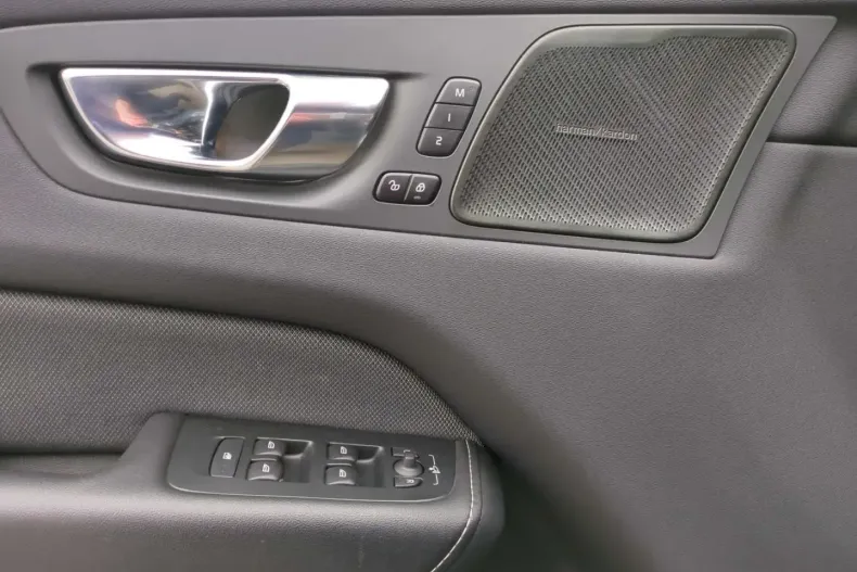 Volvo XC60 din 2021 cu 53.800 km - oferta VOL149143 - foto 21