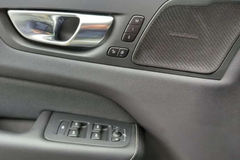 Volvo XC60 din 2021 cu 19.300 km - oferta VOL149146 - foto 17