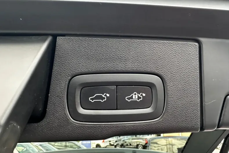 Volvo XC60 din 2022 cu 62.500 km - oferta VOL149148 - foto 11