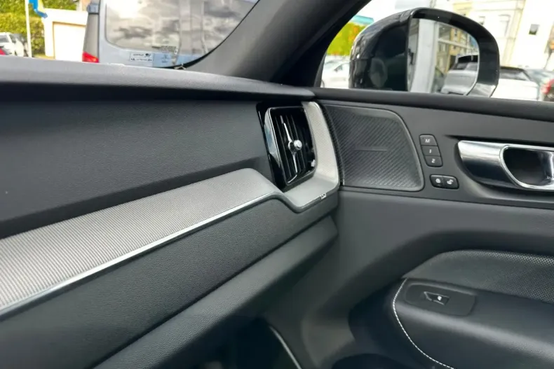 Volvo XC60 din 2022 cu 62.500 km - oferta VOL149148 - foto 23