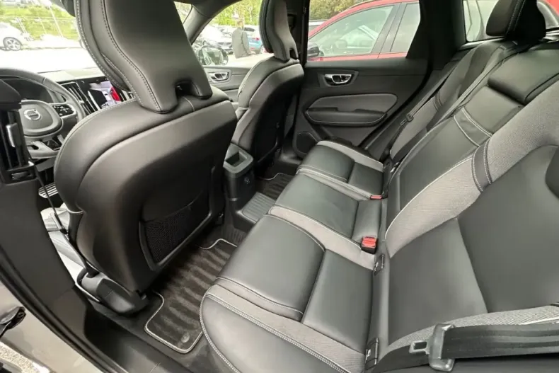 Volvo XC60 din 2021 cu 48.750 km - oferta VOL149149 - foto 19