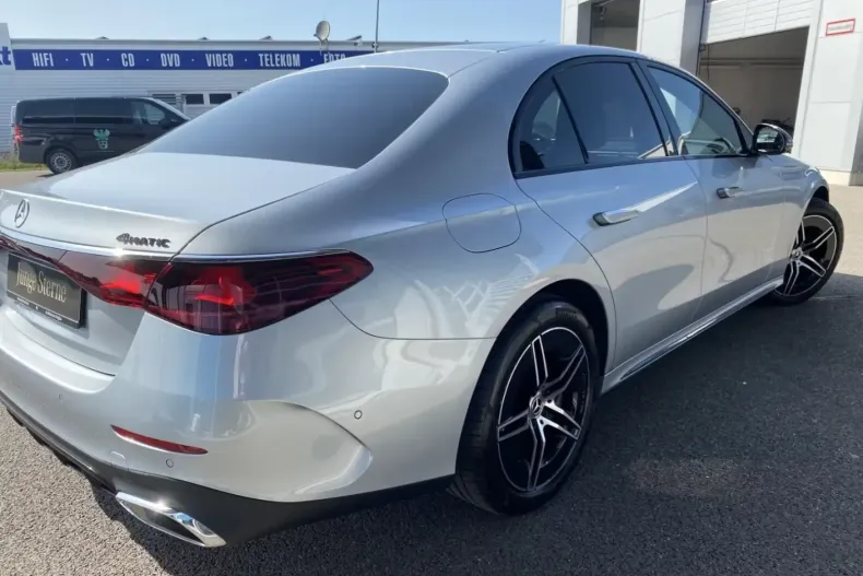 Mercedes-Benz E 400 din 2024 cu 14.107 km - oferta MER149153 - foto 6