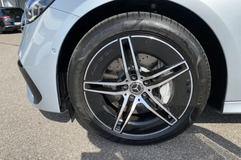 Mercedes-Benz E 400 din 2024 cu 14.107 km - oferta MER149153 - foto 7