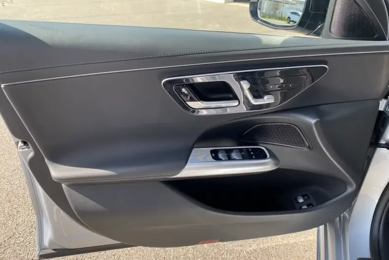 Mercedes-Benz E 400 din 2024 cu 14.107 km - oferta MER149153 - foto 16