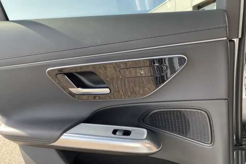 Mercedes-Benz E 400 din 2024 cu 14.107 km - oferta MER149153 - foto 17