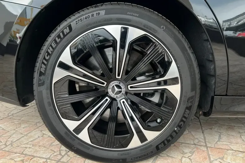 Mercedes-Benz E 400 din 2024 cu 4.396 km - oferta MER149154 - foto 8