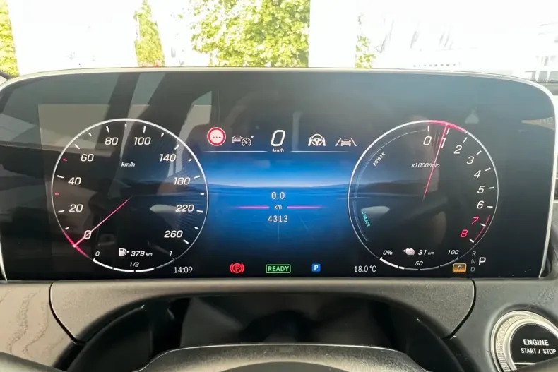 Mercedes-Benz E 400 din 2024 cu 4.396 km - oferta MER149154 - foto 12