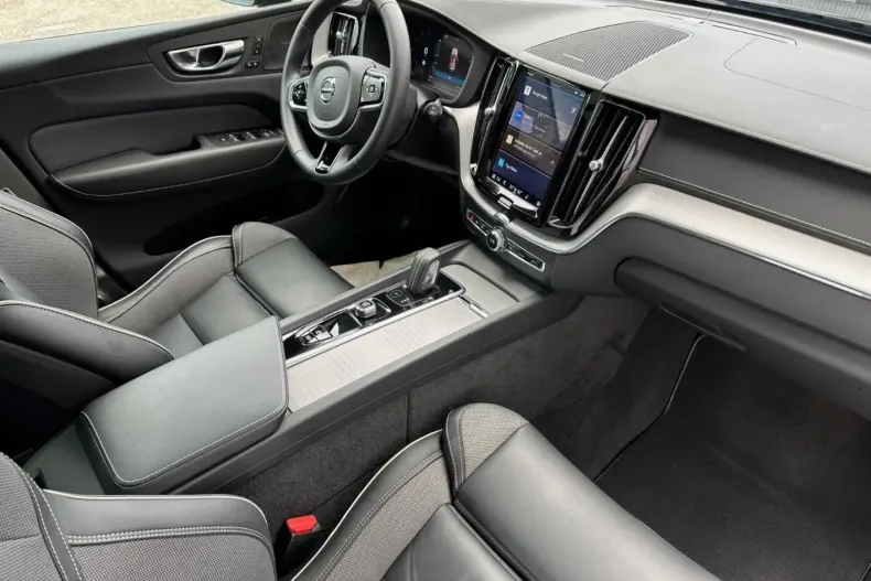 Volvo XC60 din 2022 cu 29.300 km - oferta VOL149157 - foto 6