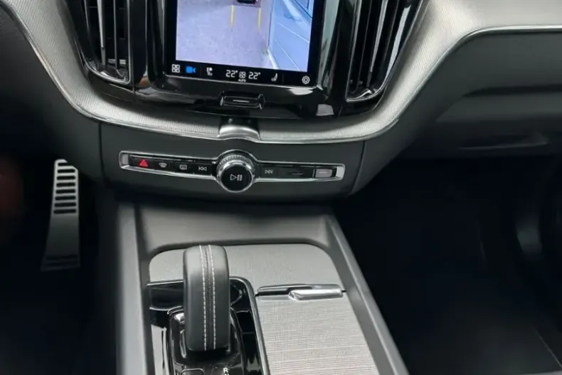 Volvo XC60 din 2022 cu 29.300 km - oferta VOL149157 - foto 8