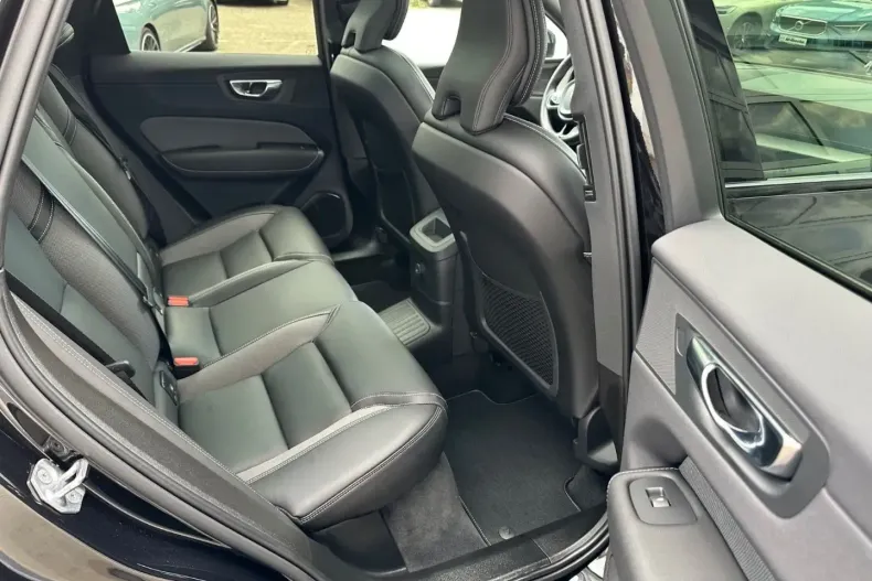 Volvo XC60 din 2022 cu 29.300 km - oferta VOL149157 - foto 9