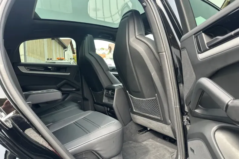 Porsche Cayenne din 2023 cu 44.390 km - oferta POR149174 - foto 12