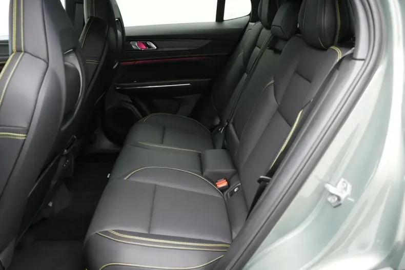 Lynk&Co 01 din 2025 cu 10.425 km - oferta LYN149185 - foto 7