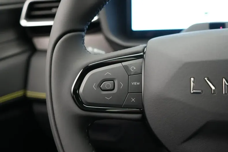 Lynk&Co 01 din 2025 cu 10.425 km - oferta LYN149185 - foto 11