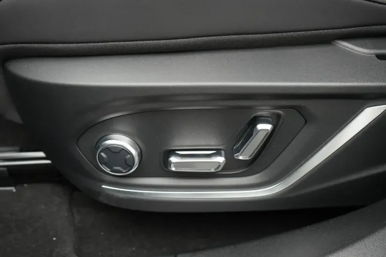 Lynk&Co 01 din 2025 cu 10.425 km - oferta LYN149185 - foto 23