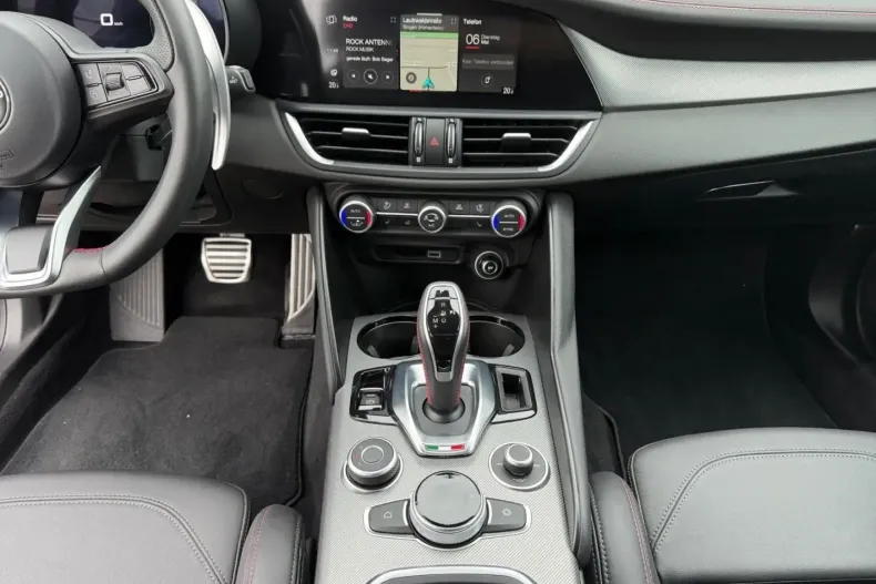 Alfa Romeo Giulia din 2023 cu 8.700 km - oferta ALF149200 - foto 11