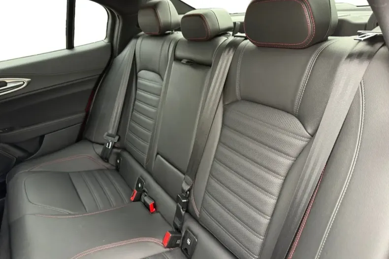 Alfa Romeo Giulia din 2023 cu 8.700 km - oferta ALF149200 - foto 13