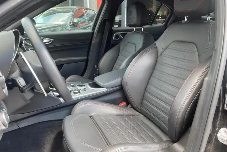 Alfa Romeo Giulia din 2023 cu 18.500 km - oferta ALF149201 - foto 8