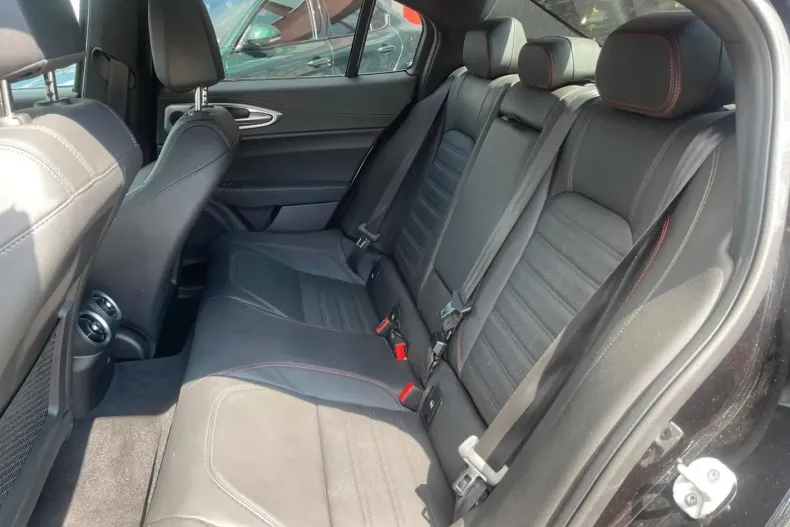 Alfa Romeo Giulia din 2023 cu 18.500 km - oferta ALF149201 - foto 15