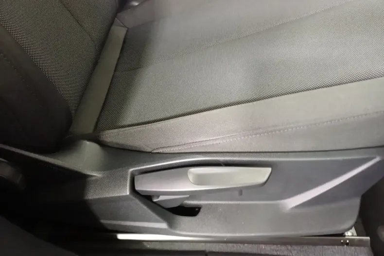 Audi Q3 din 2021 cu 41.992 km - oferta AUD149228 - foto 30