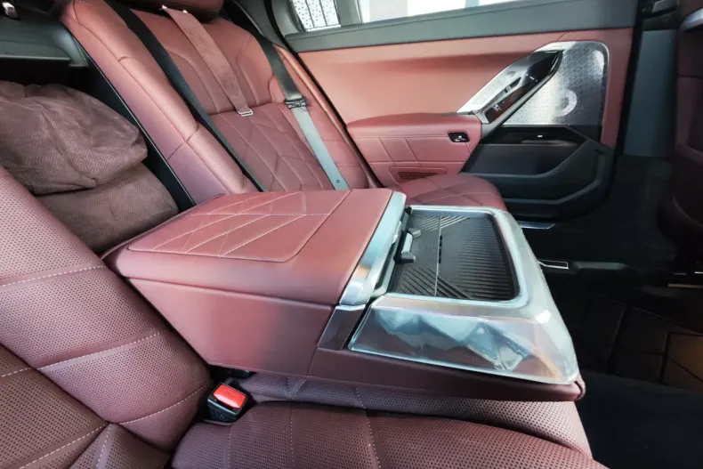 BMW 740 din 2024 cu 35.000 km - oferta BMW149231 - foto 27