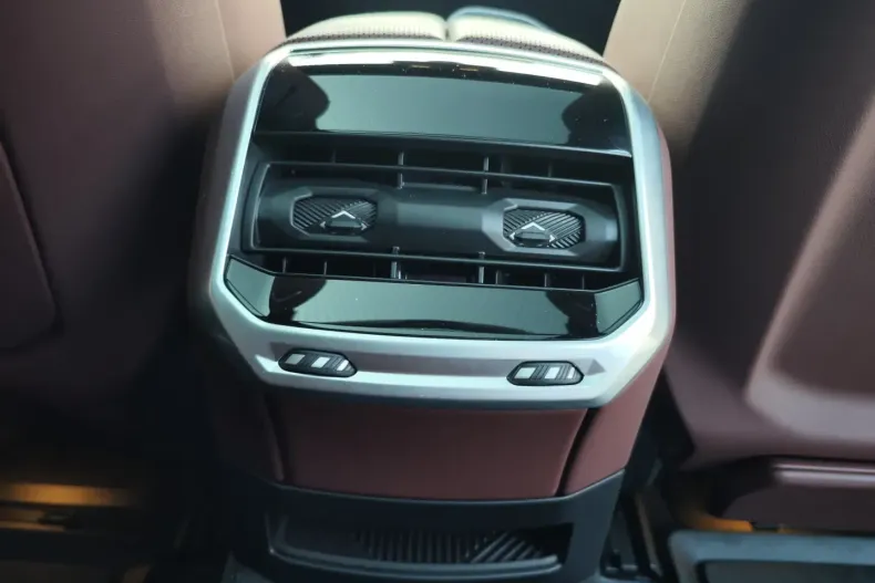 BMW 740 din 2024 cu 35.000 km - oferta BMW149231 - foto 37