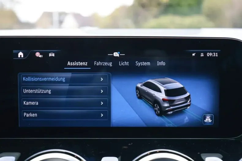 Mercedes-Benz GLA 180 din 2024 cu 9.093 km - oferta MER149251 - foto 11