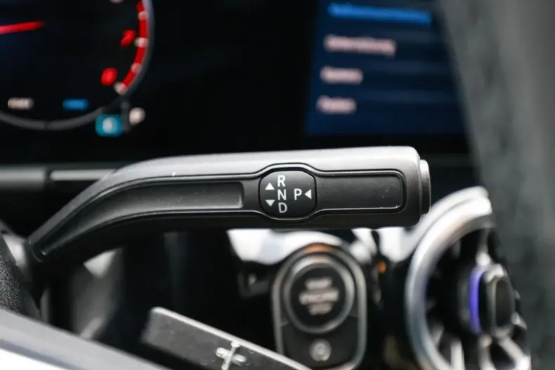 Mercedes-Benz GLA 180 din 2024 cu 9.093 km - oferta MER149251 - foto 20