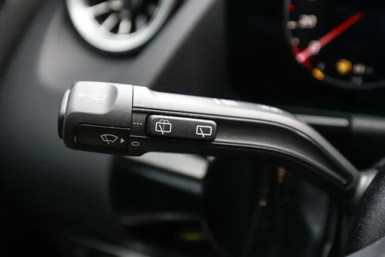 Mercedes-Benz GLA 180 din 2024 cu 9.093 km - oferta MER149251 - foto 21