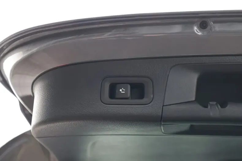 Mercedes-Benz GLA 180 din 2024 cu 9.093 km - oferta MER149251 - foto 26