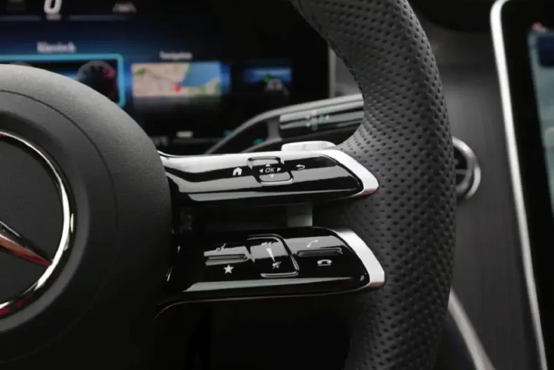 Mercedes-Benz GLC 200 din 2025 cu 15.000 km - oferta MER149266 - foto 9