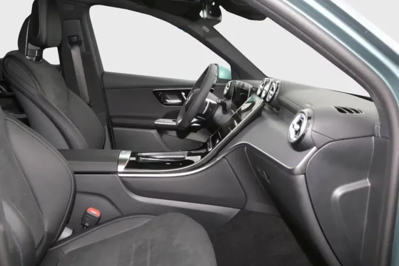 Mercedes-Benz GLC 200 din 2025 cu 15.000 km - oferta MER149266 - foto 15