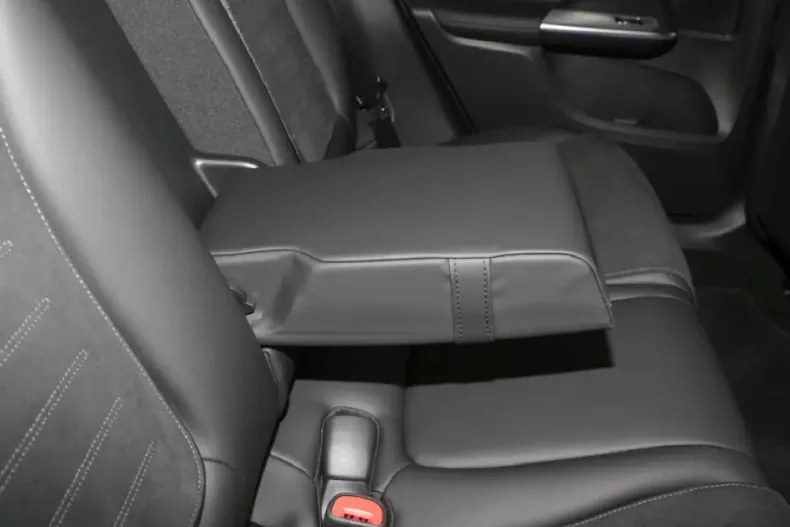 Mercedes-Benz GLC 200 din 2025 cu 15.000 km - oferta MER149266 - foto 20