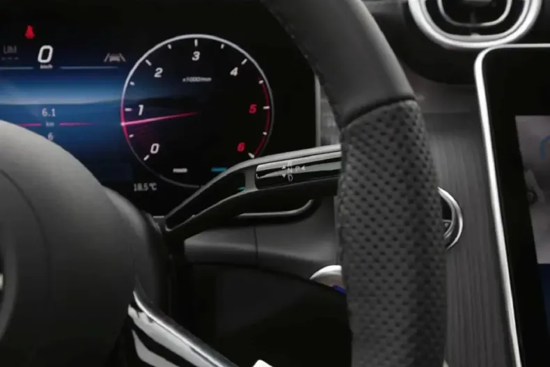 Mercedes-Benz GLC 200 din 2025 cu 15.000 km - oferta MER149266 - foto 23