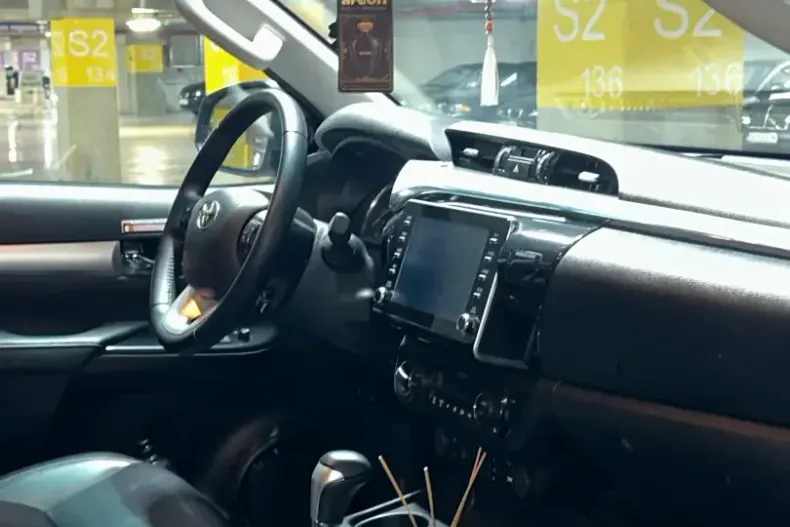 Toyota Hilux din 2024 cu 41.500 km - oferta TOY149269 - foto 7