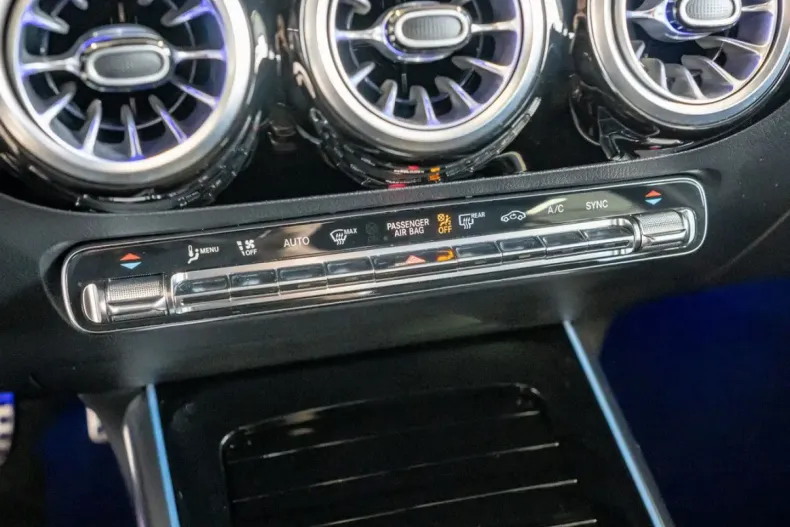 Mercedes-Benz GLA 200 din 2024 cu 13.358 km - oferta MER149274 - foto 10