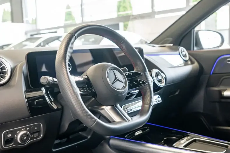 Mercedes-Benz GLA 200 din 2024 cu 13.358 km - oferta MER149274 - foto 18