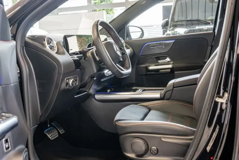 Mercedes-Benz GLA 200 din 2024 cu 13.358 km - oferta MER149274 - foto 19