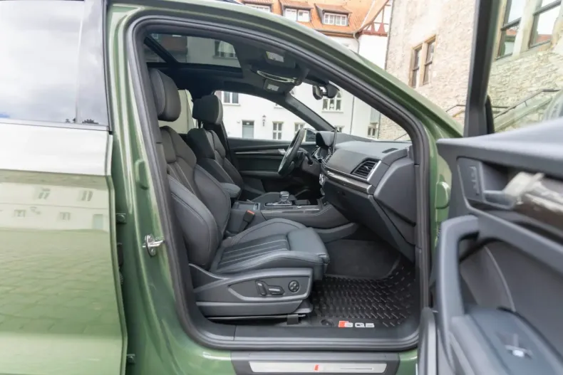 Audi SQ5 din 2024 cu 8.880 km - oferta AUD149276 - foto 6