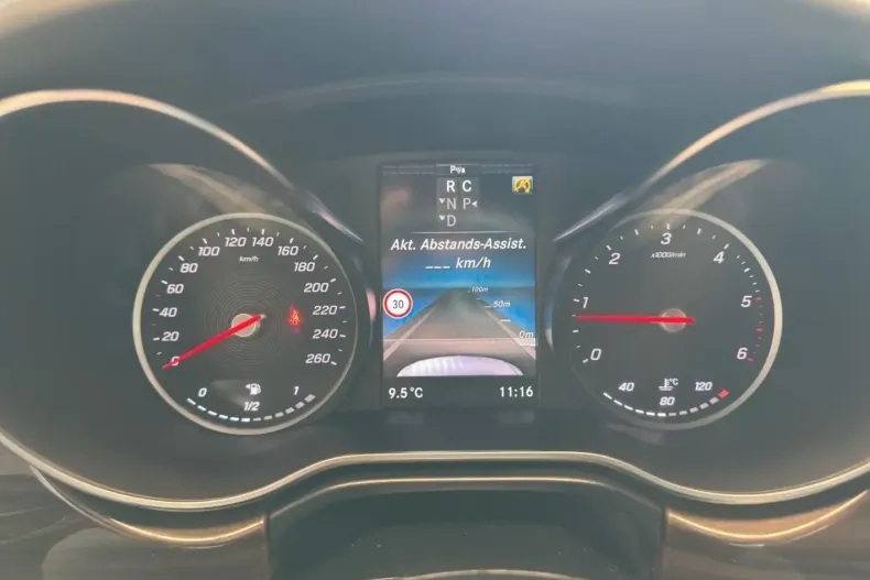 Mercedes-Benz V 300 din 2021 cu 57.980 km - oferta MER149317 - foto 22