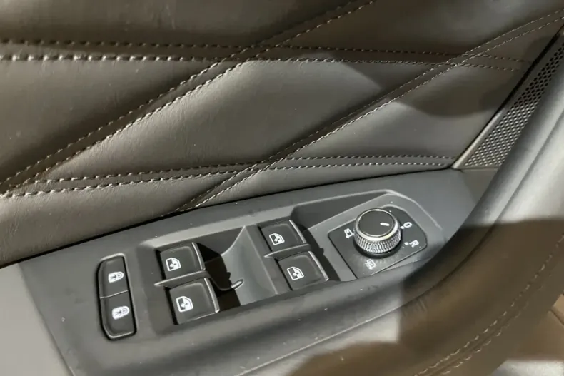 Volkswagen Touareg din 2024 cu 16.539 km - oferta VOL149328 - foto 16