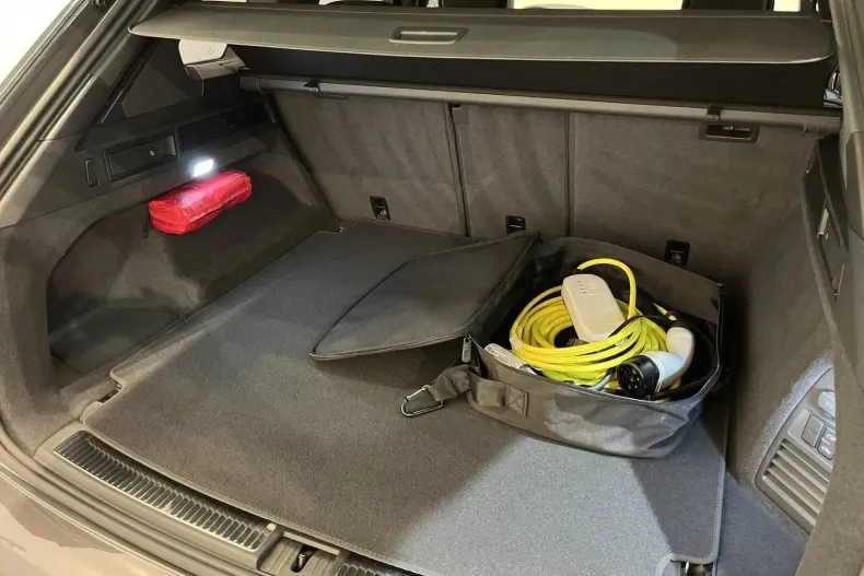 Volkswagen Touareg din 2024 cu 16.539 km - oferta VOL149328 - foto 31